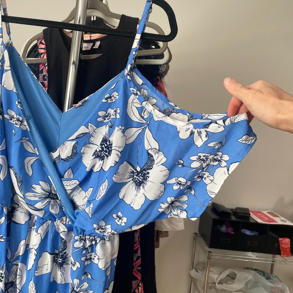 Vintage floral off shoulder blue / white floral jumpsuit (L) - Picture 1 of 6